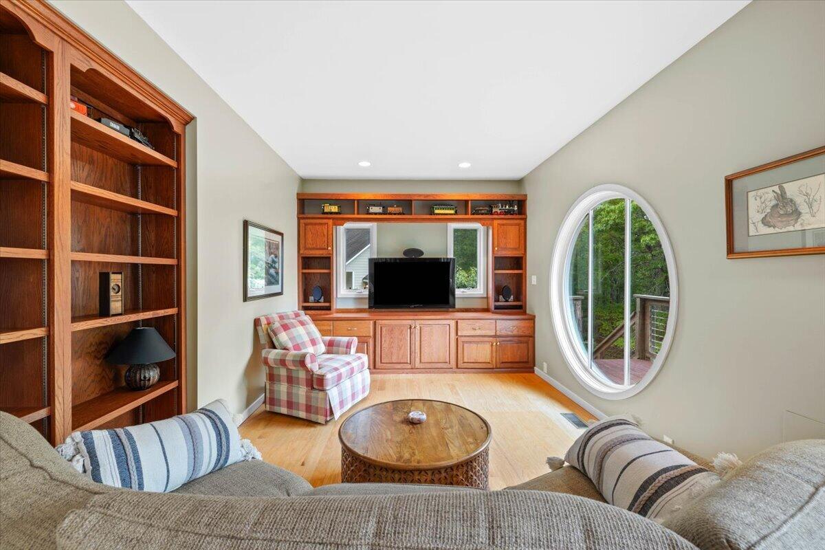 4861 Morris Road Hiwassee, VA 24347 - Photo 18 of 79 23-Interior-15