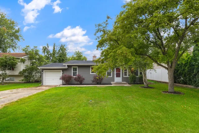 $1,800 | 1112 Villa Vista Drive, Round Lake Beach, IL 60073