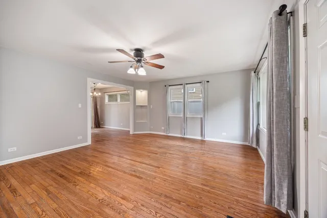 $1,800 | 1112 Villa Vista Drive, Round Lake Beach, IL 60073