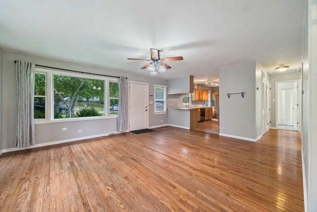 $1,800 | 1112 Villa Vista Drive, Round Lake Beach, IL 60073