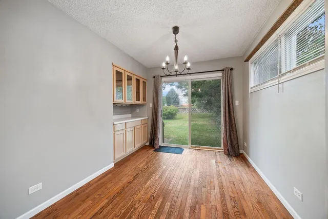 $1,800 | 1112 Villa Vista Drive, Round Lake Beach, IL 60073