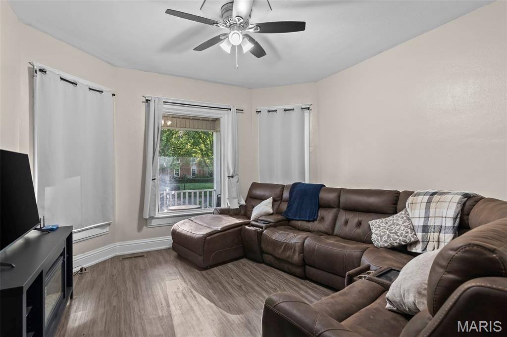 620 North Walnut Street Litchfield, IL 62056 - Photo 3 of 28