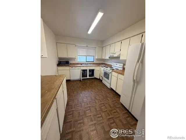 $325,000 | 196 45th Avenue, Greeley, CO 80634