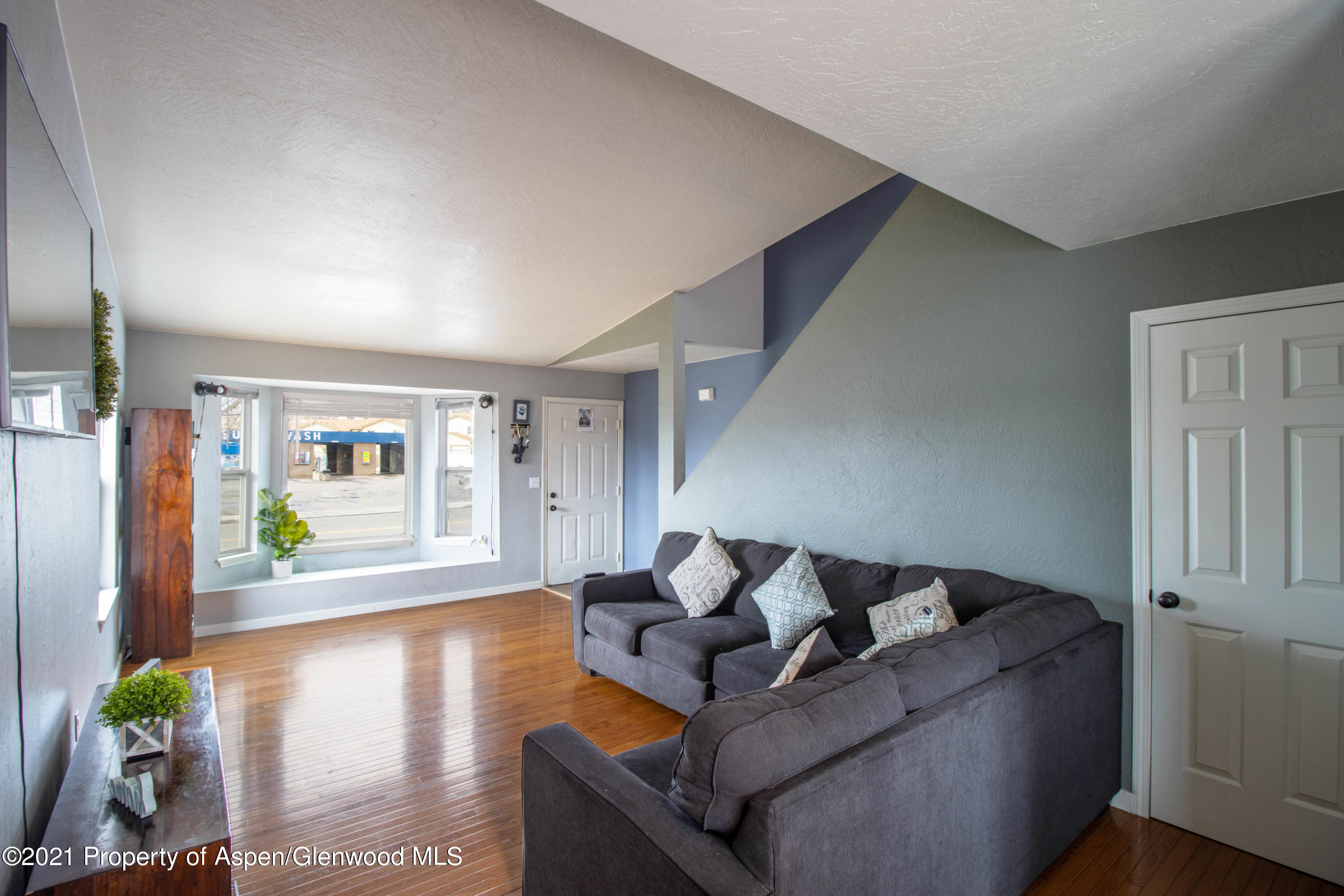 182 East 26th Street Rifle, CO 81650 - Photo 6 of 13 Living Room