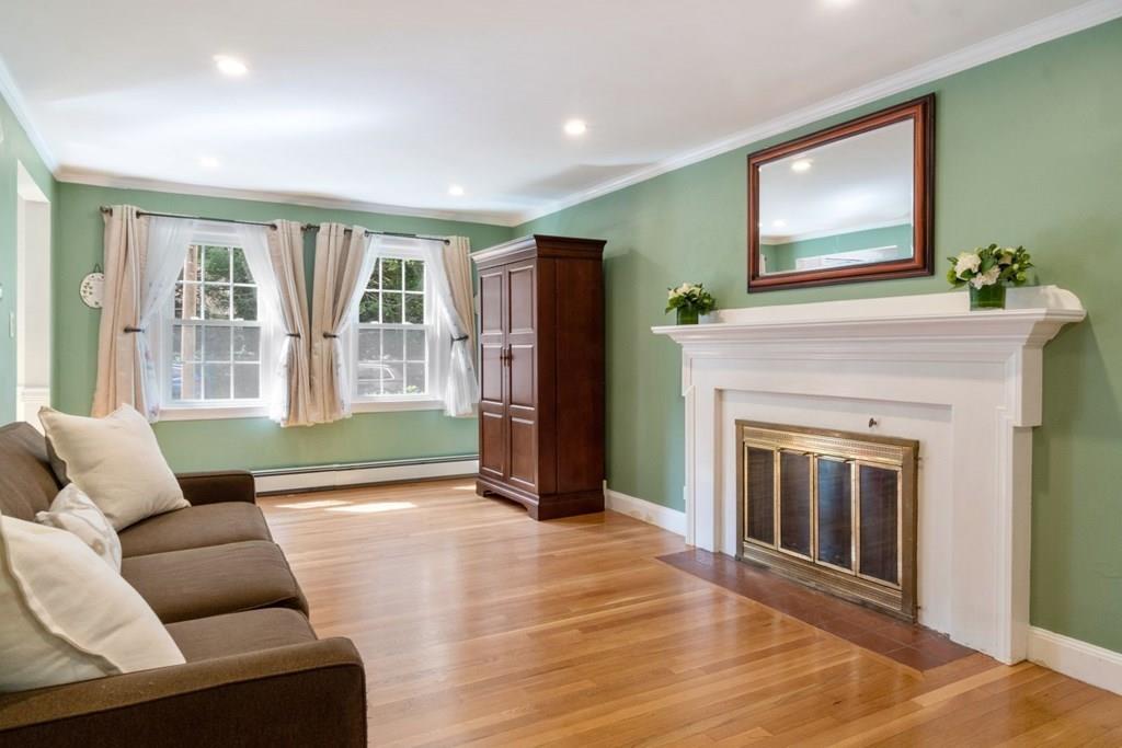 32 Pine Ridge Road Wellesley, MA 02481 - Photo 4 of 23