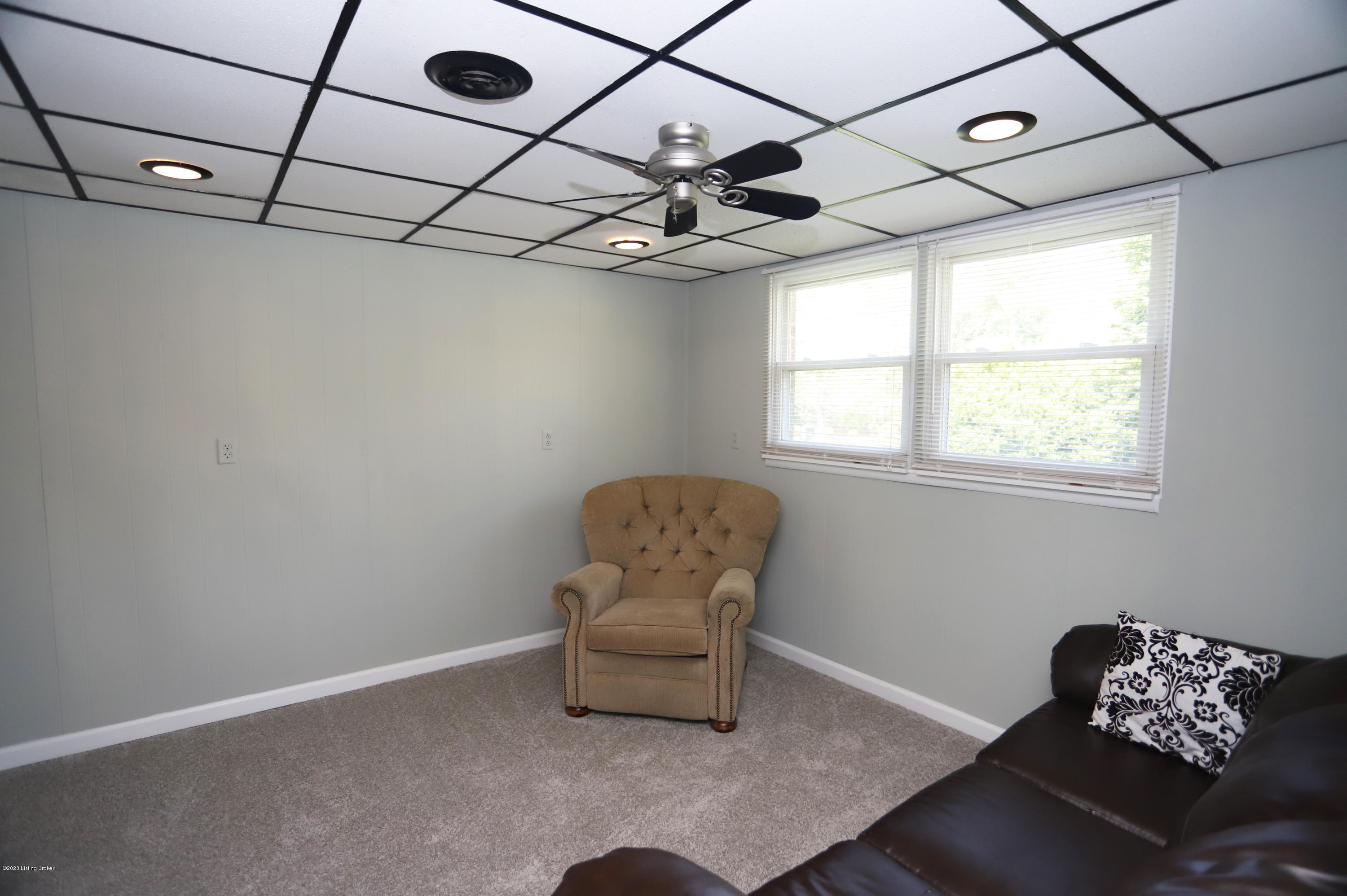 9528 Fairground Road Louisville, KY 40291 - Photo 34 of 55 family room