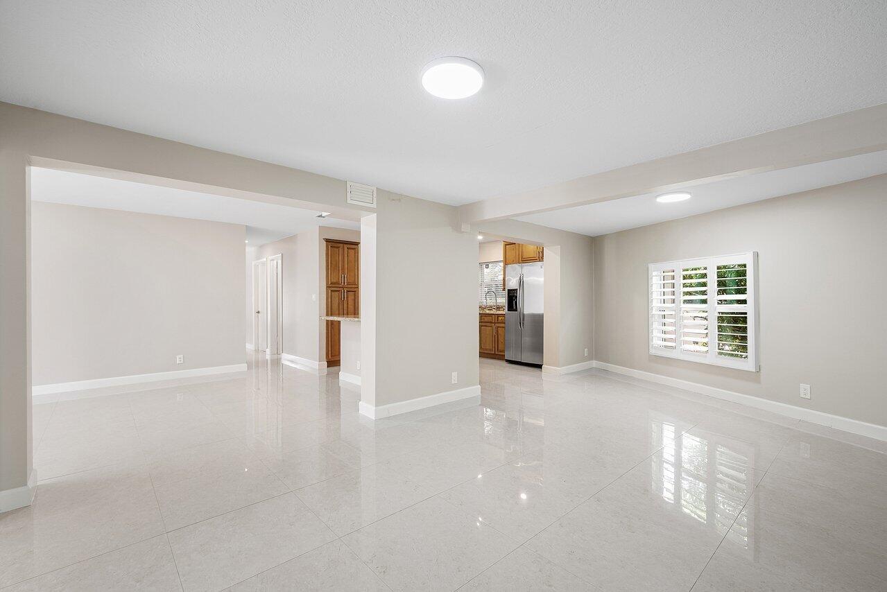 19635 Back 9 Drive Boca Raton, FL 33498 - Photo 8 of 37 013-19635Back9Drive-BocaRaton-FL-33498-S