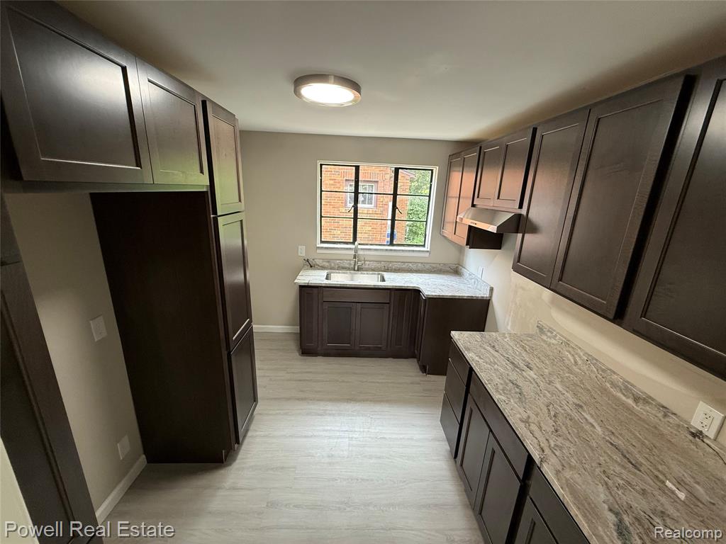 70 Mohawk Road Pontiac, MI 48341 - Photo 8 of 24