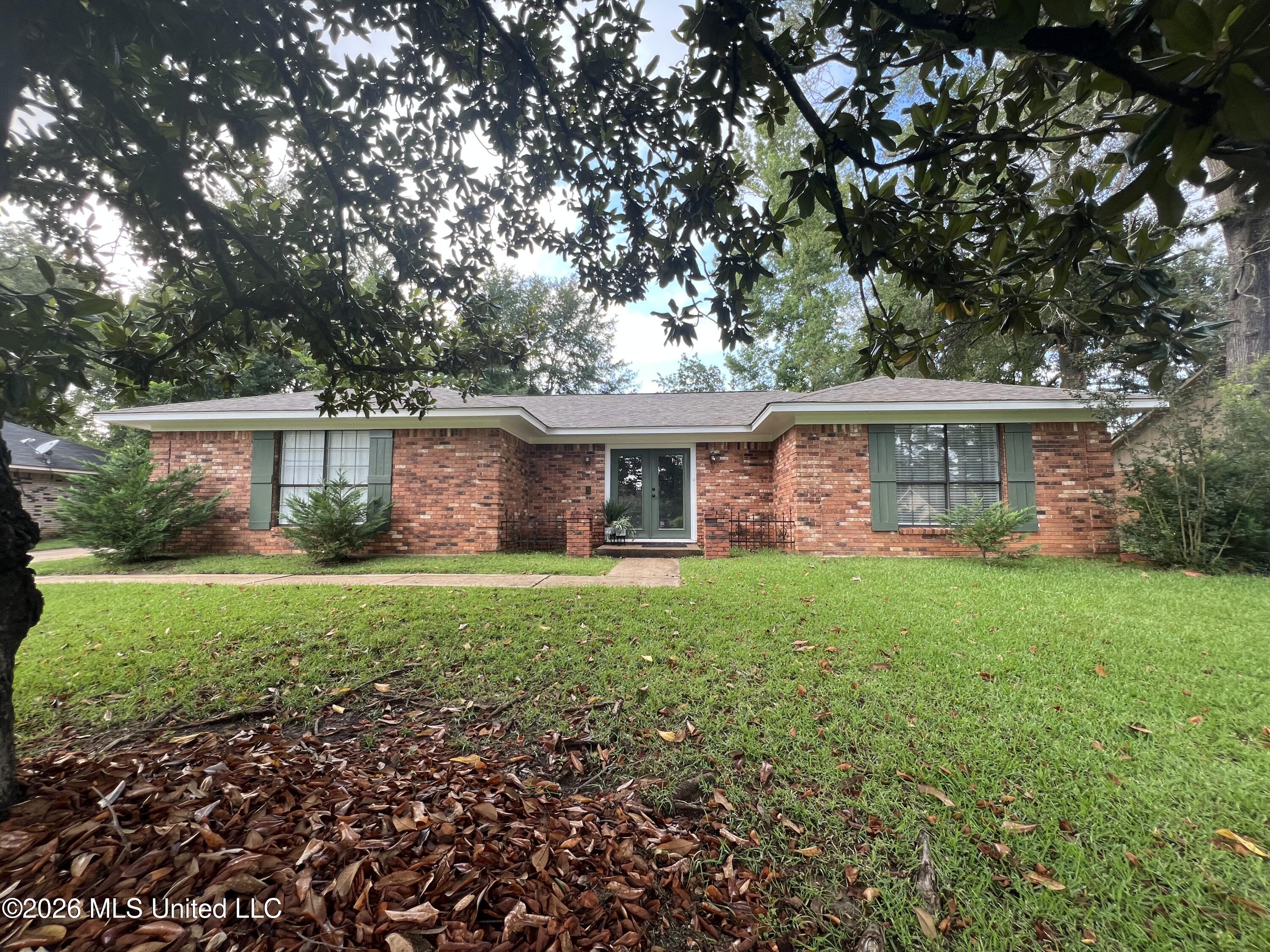 9 Treeway Drive Brandon, MS 39042 - Photo 2 of 32 IMG_5573 (1)
