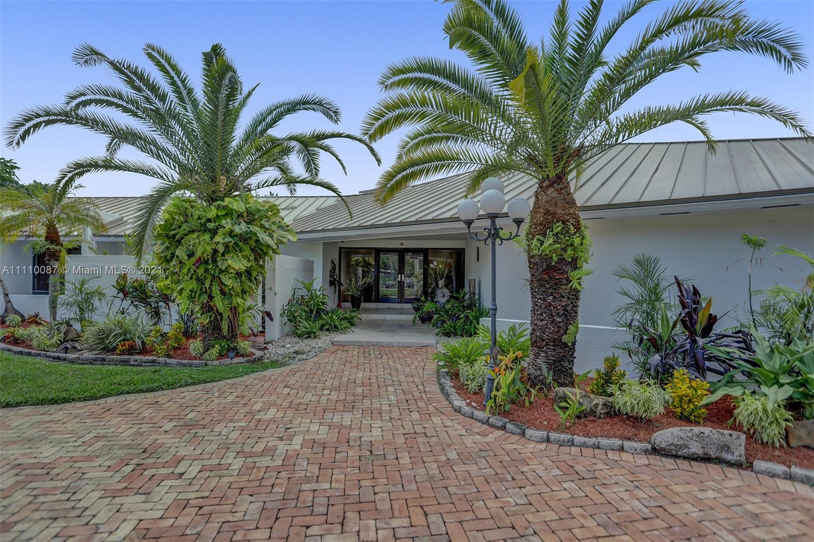 10500 Southwest 87th Court Miami, FL 33176 - Photo 11 of 61
