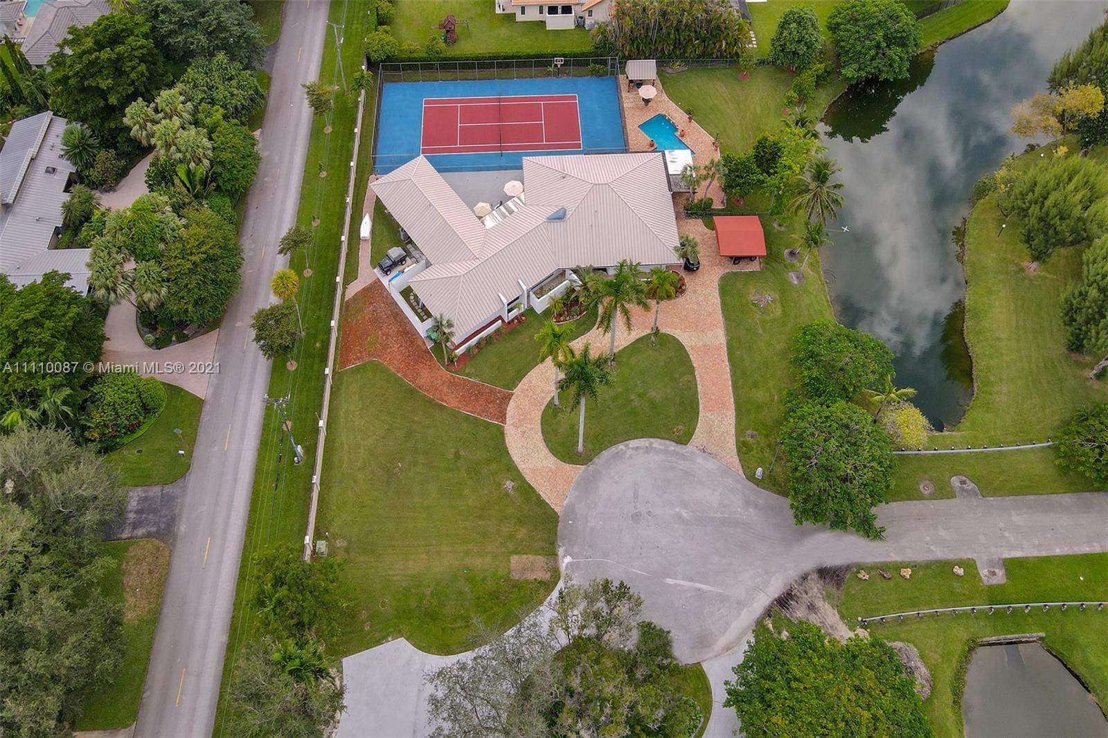 10500 Southwest 87th Court Miami, FL 33176 - Photo 3 of 61