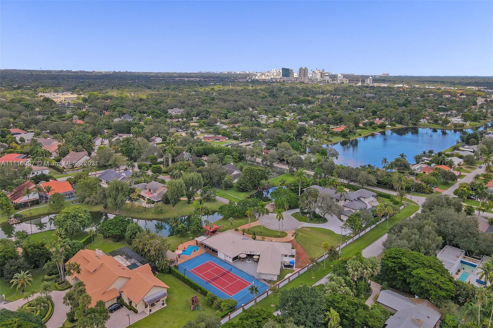 10500 Southwest 87th Court Miami, FL 33176 - Photo 5 of 61