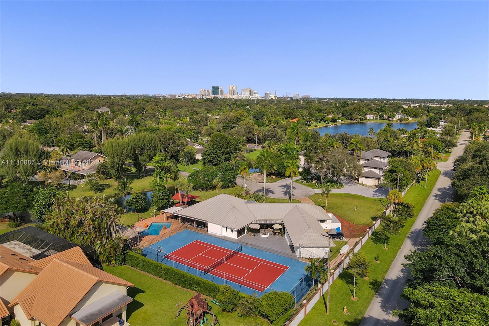 10500 Southwest 87th Court Miami, FL 33176 - Photo 7 of 61