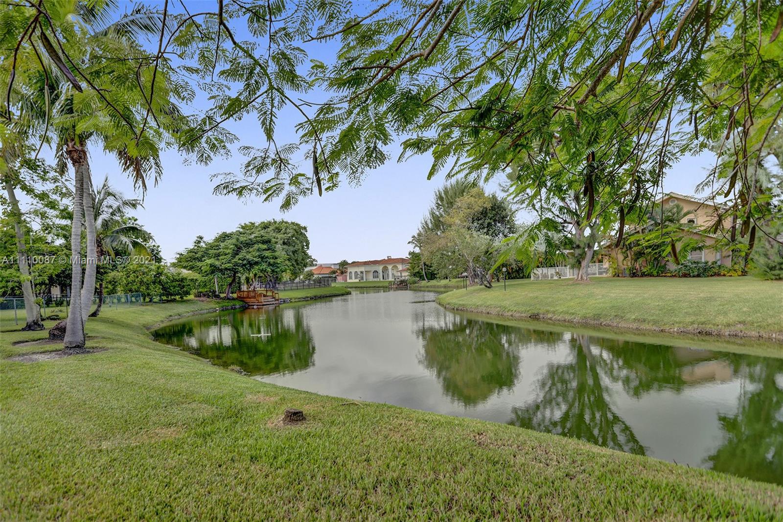 10500 Southwest 87th Court Miami, FL 33176 - Photo 8 of 61