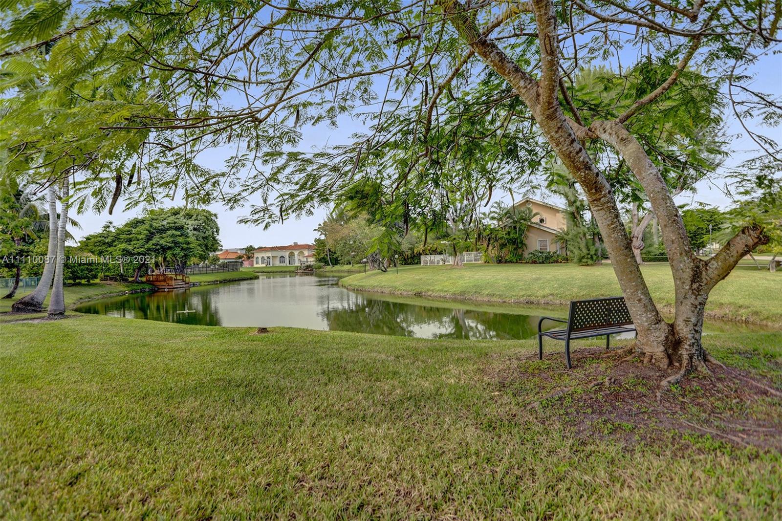 10500 Southwest 87th Court Miami, FL 33176 - Photo 9 of 61