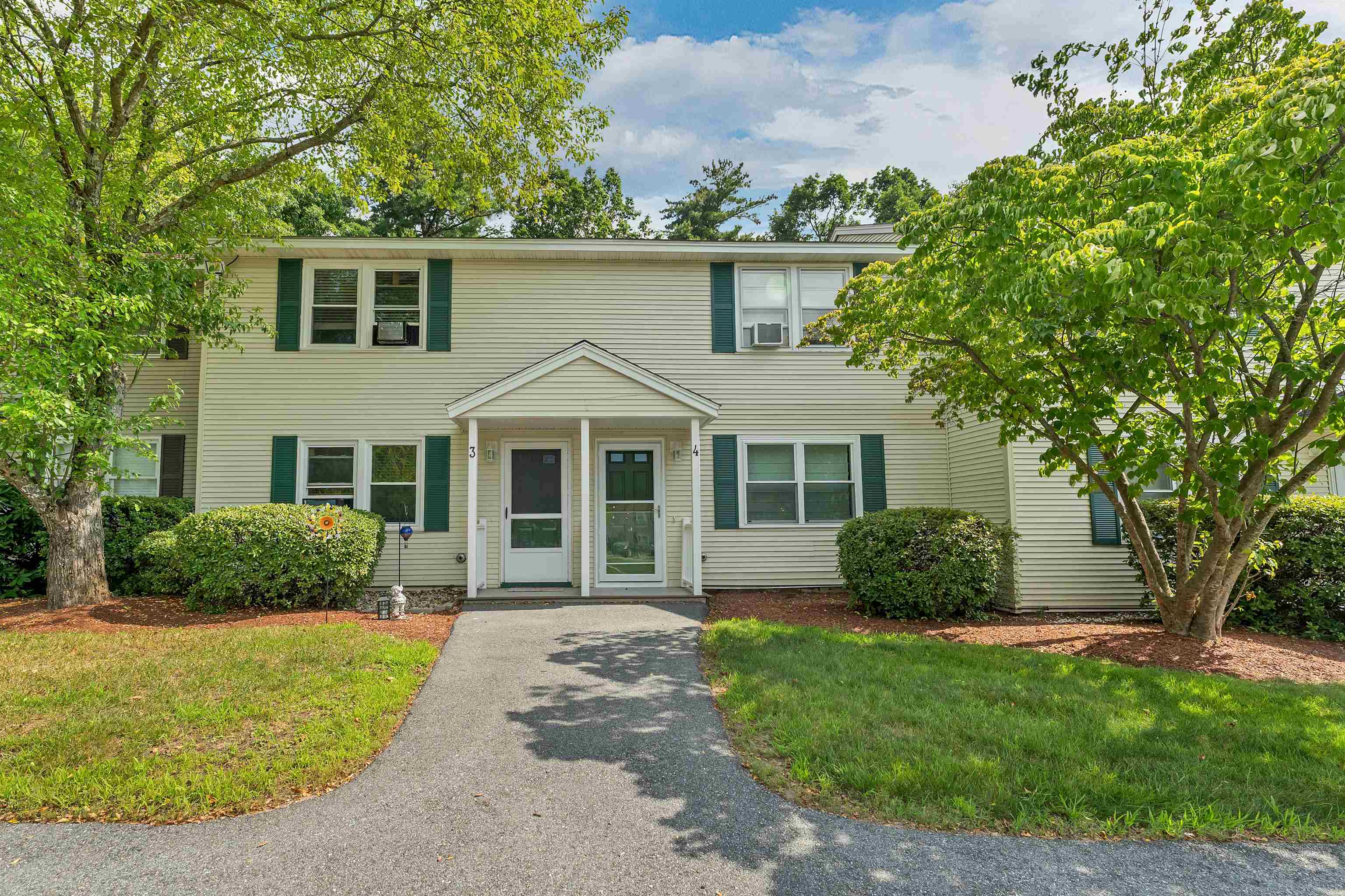 1035 South Mammoth Road, Unit 3 Manchester, NH 03109 - Photo 1 of 37