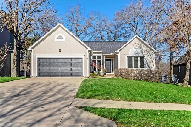 $515,000 | 506 East 122nd Street, Kansas City, MO 64145