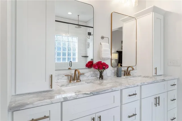 $515,000 | 506 East 122nd Street, Kansas City, MO 64145