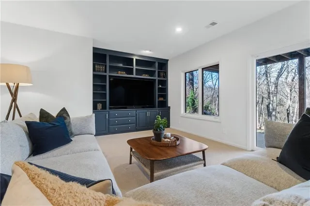 $515,000 | 506 East 122nd Street, Kansas City, MO 64145