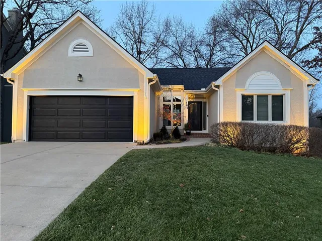 $515,000 | 506 East 122nd Street, Kansas City, MO 64145