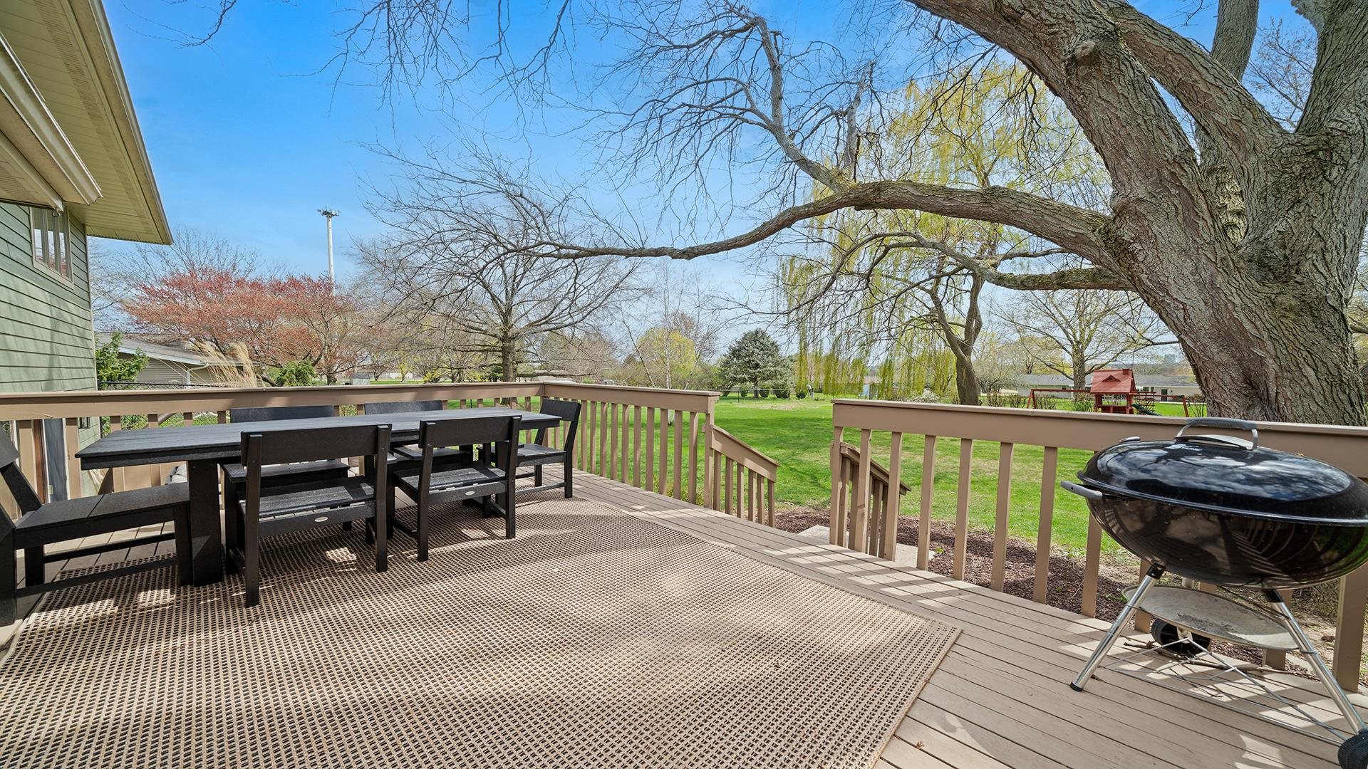 3075 East Water Road Byron, IL 61010 - Photo 37 of 46 an outdoor space with furniture