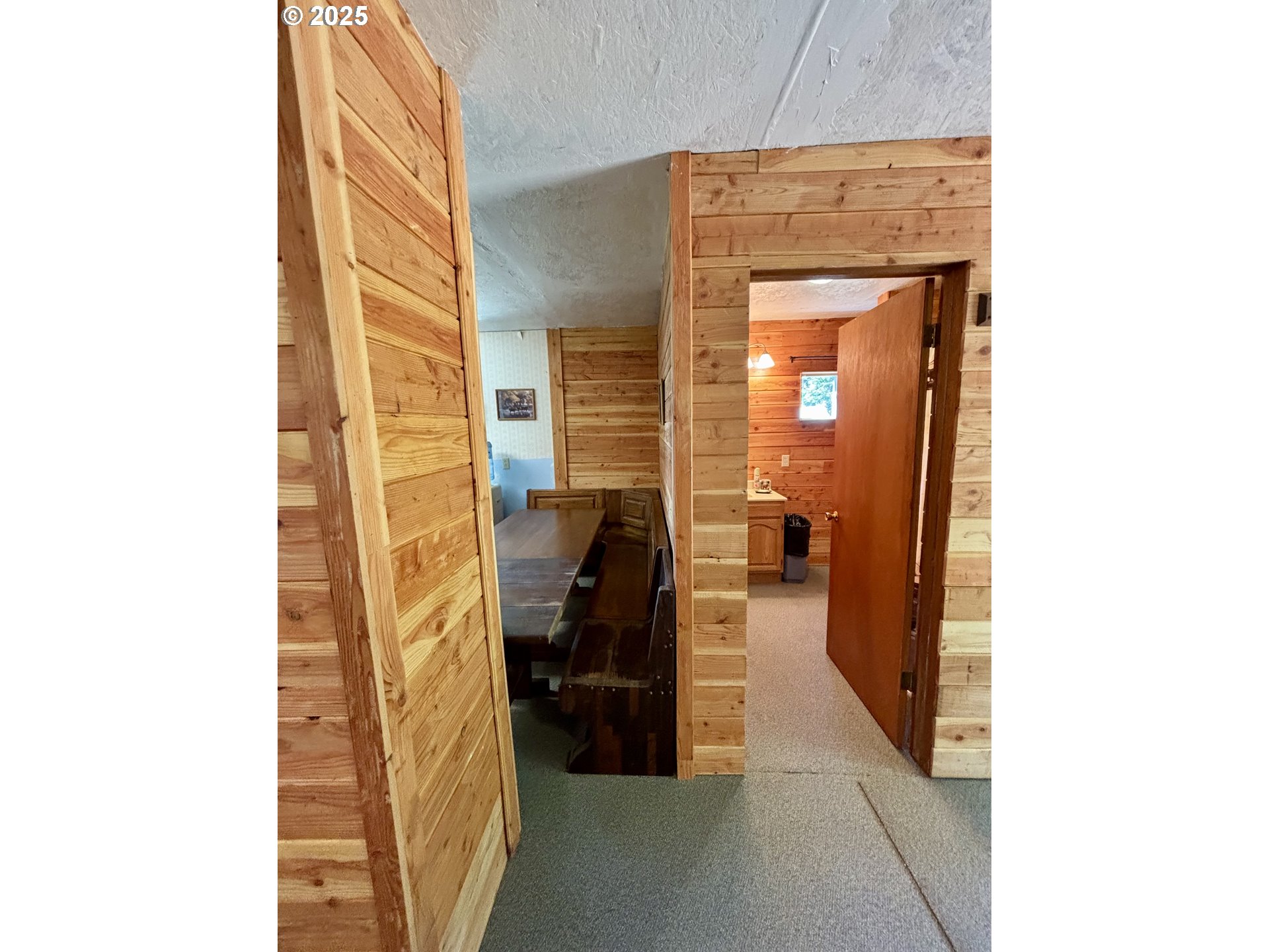 78248 McIntyre Road Weston, OR 97886 - Photo 10 of 19 a en suite bathroom with a granite countertop sink and a mirror