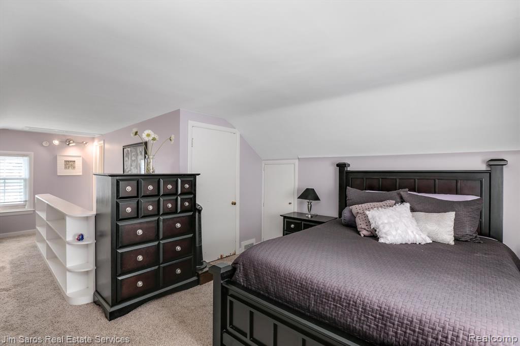 1330 Hampton Road Grosse Pointe Woods, MI 48236 - Photo 16 of 29