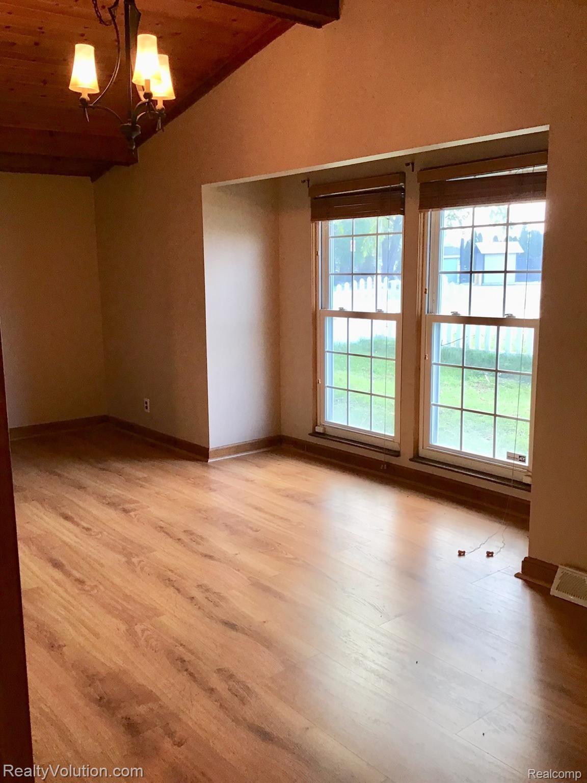 3780 Hunt Road Lapeer, MI 48446 - Photo 12 of 29 76C0F427-F958-4FF6-8AA3-394B4BED5DD2.jpeg