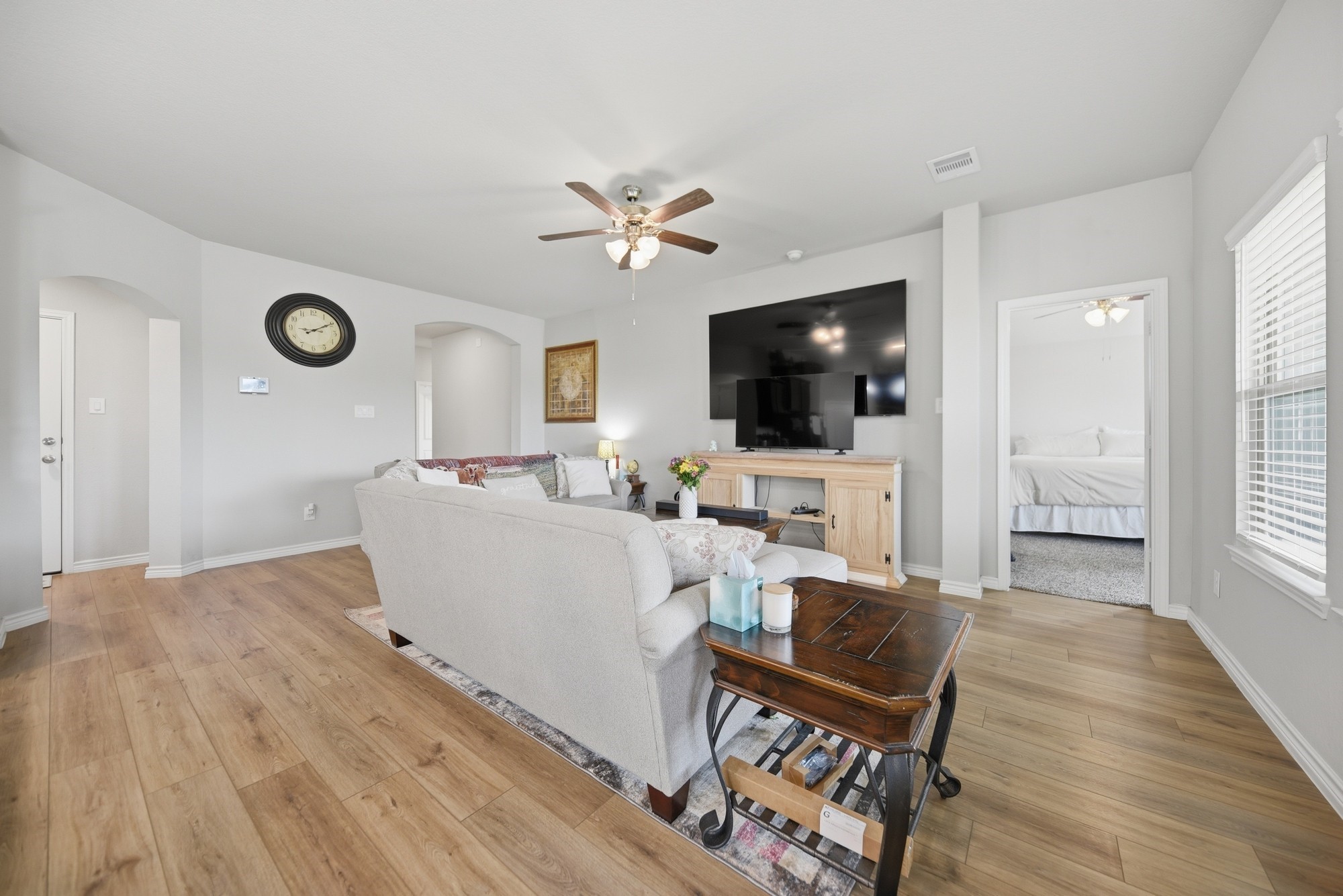803 Davy Street Brenham, TX 77833 - Photo 6 of 26 Spacious living room