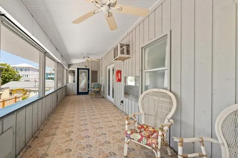 $1,500,000 | 40 77th Avenue, Treasure Island, FL 33706