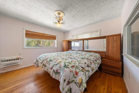 $1,500,000 | 40 77th Avenue, Treasure Island, FL 33706