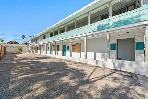 $1,500,000 | 40 77th Avenue, Treasure Island, FL 33706