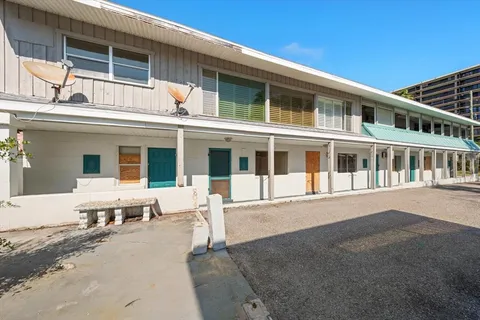 $1,500,000 | 40 77th Avenue, Treasure Island, FL 33706