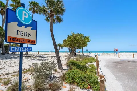 $1,500,000 | 40 77th Avenue, Treasure Island, FL 33706