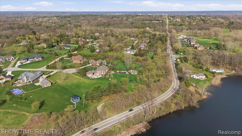 69225 Lake Point Court Romeo, MI 48065 - Photo 16 of 25