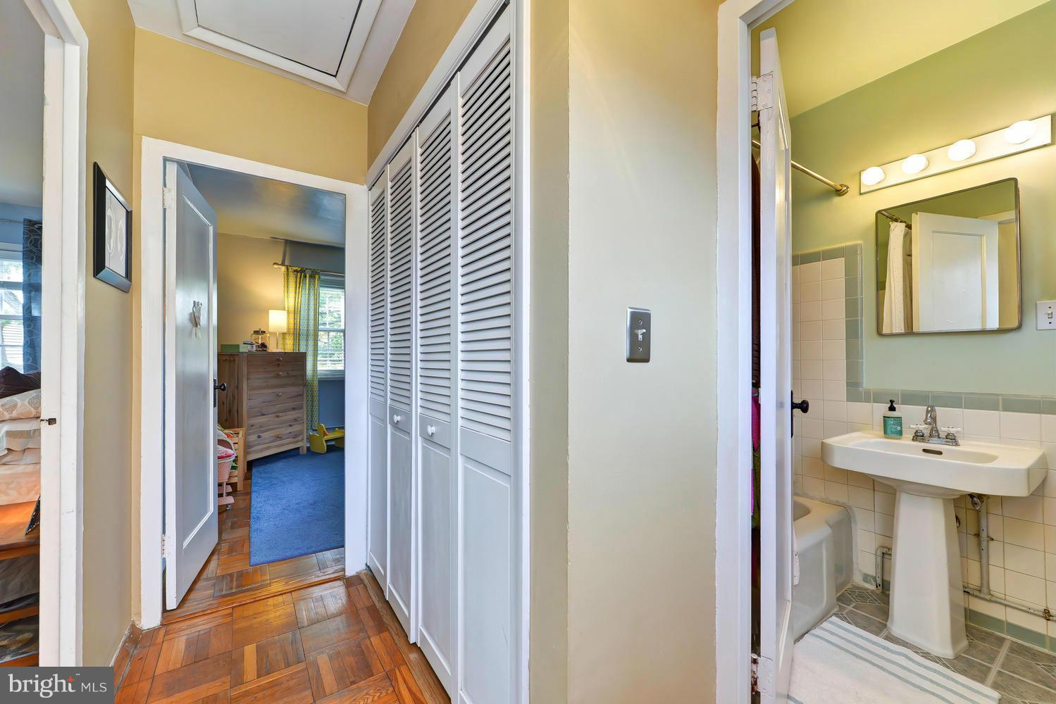 3226 Gunston Road, Unit 720 Alexandria, VA 22302 - Photo 8 of 24 Interior (General)