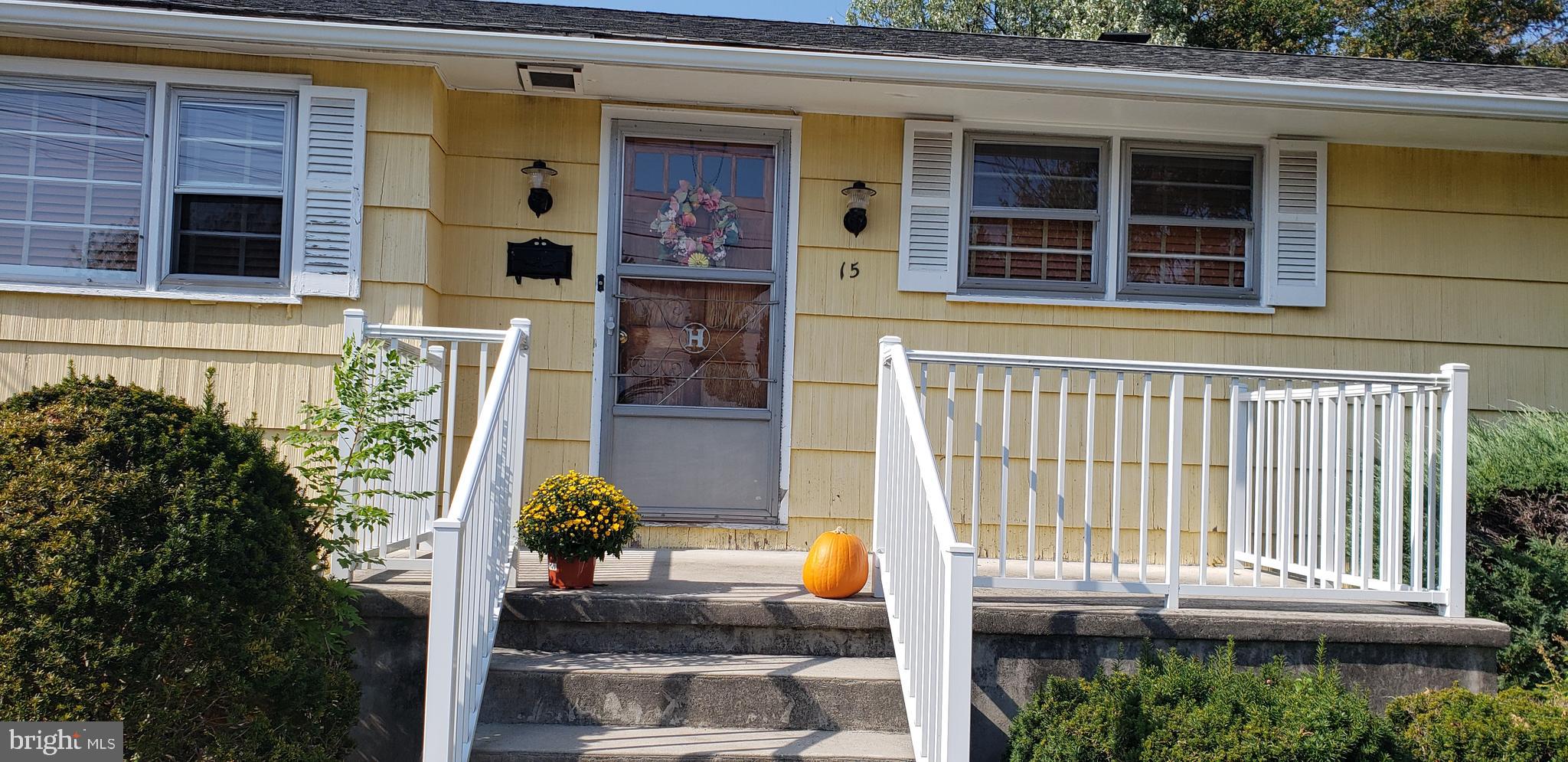 15 Saranac Road Hamilton, NJ 08619 - Photo 2 of 24