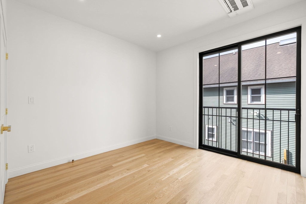 27 Shepard Street, Unit 4 Boston, MA 02135 - Photo 21 of 40