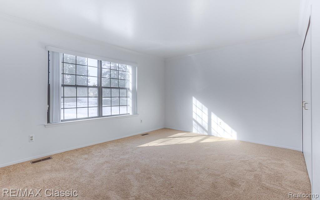37031 Ridgedale Court Farmington Hills, MI 48331 - Photo 15 of 28