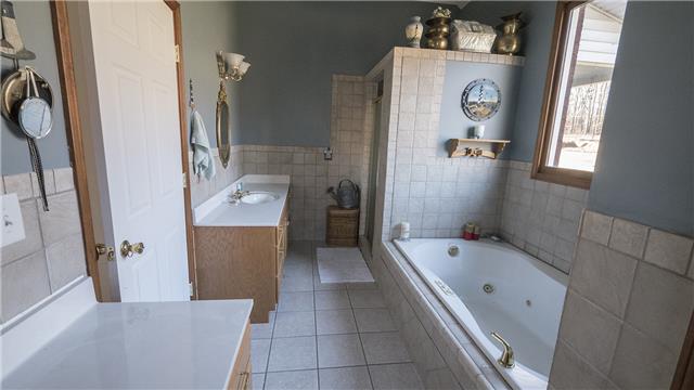 820 Town Branch Road Charlotte, TN 37036 - Photo 7 of 20 Gallery Image 7