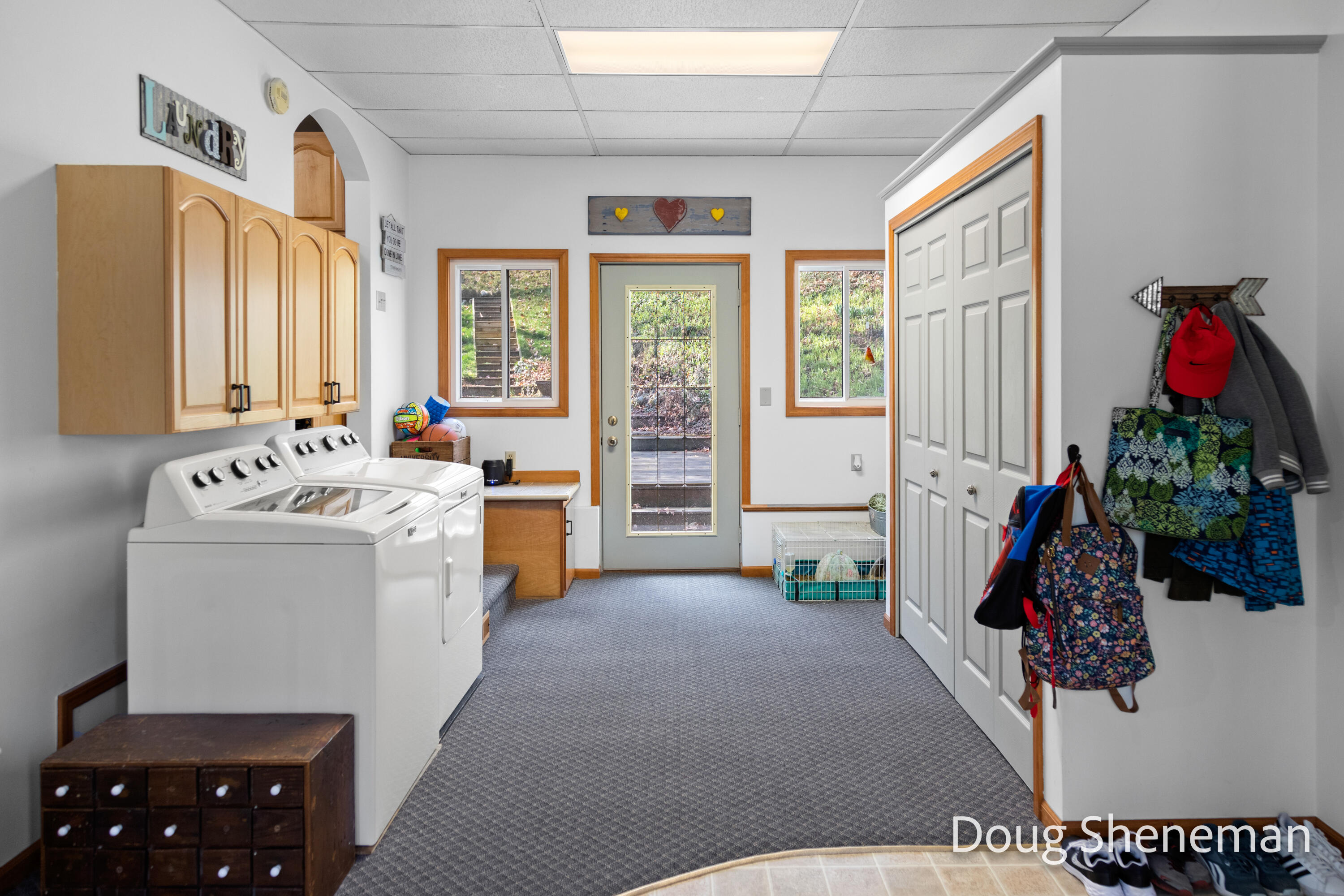 26 Pine Road Plainwell, MI 49080 - Photo 6 of 31 Entry/ Mudroom
