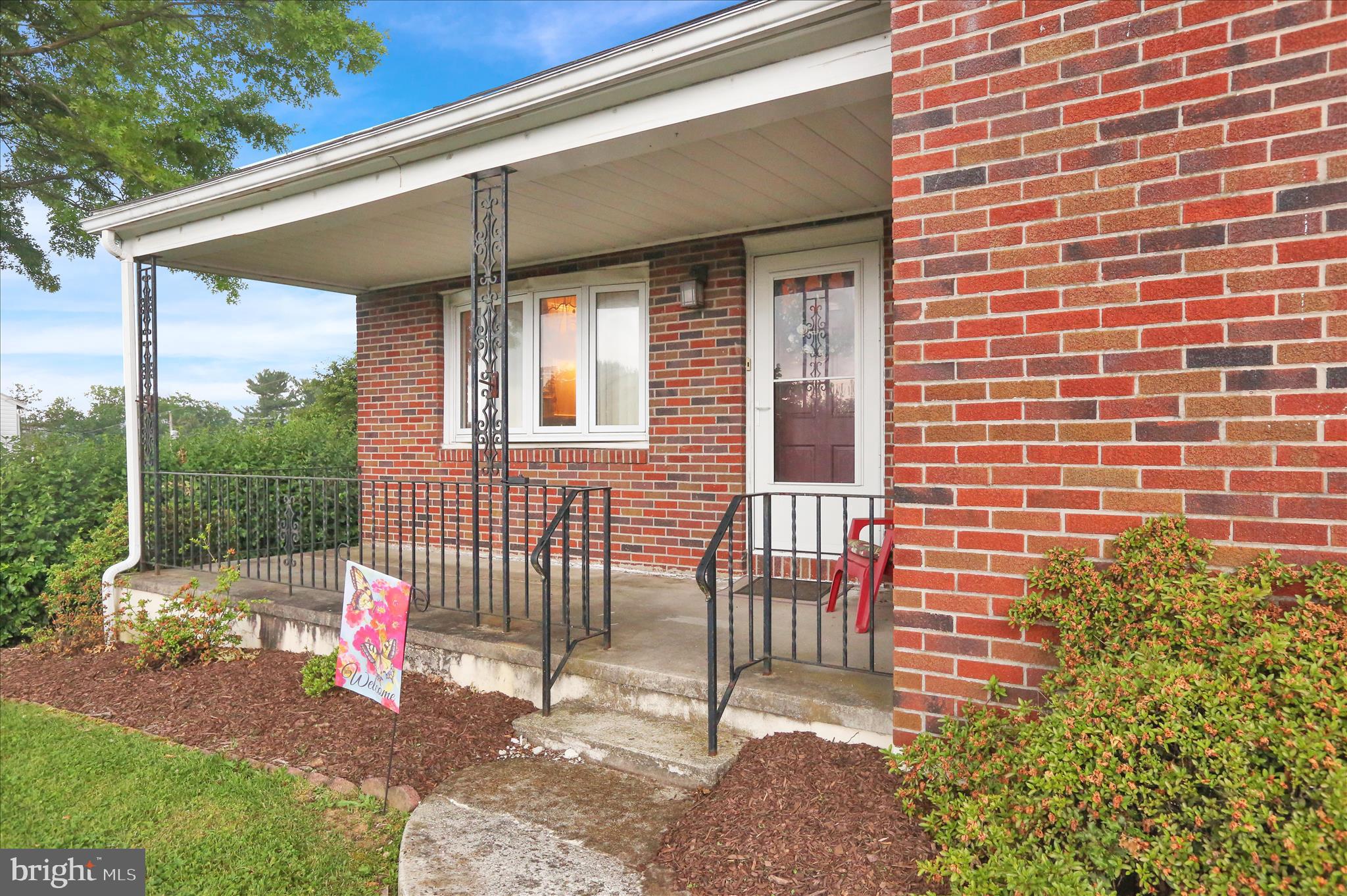430 Summit Avenue Reading, PA 19607 - Photo 5 of 29 Front Porch