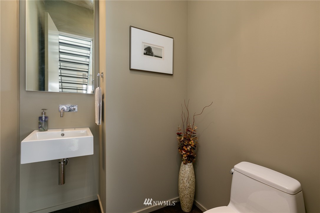 1750 Lake Washington Boulevard North, Unit C Renton, WA 98056 - Photo 13 of 24