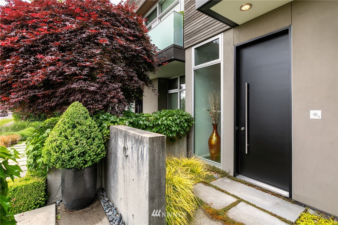 1750 Lake Washington Boulevard North, Unit C Renton, WA 98056 - Photo 4 of 24