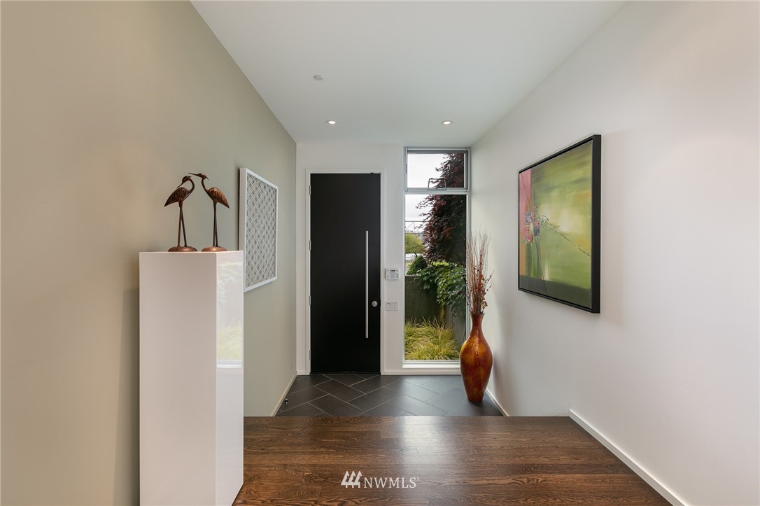 1750 Lake Washington Boulevard North, Unit C Renton, WA 98056 - Photo 5 of 24