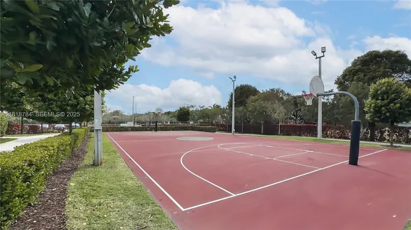 $910,000 | 8885 Northwest 100th Place, Doral, FL 33178