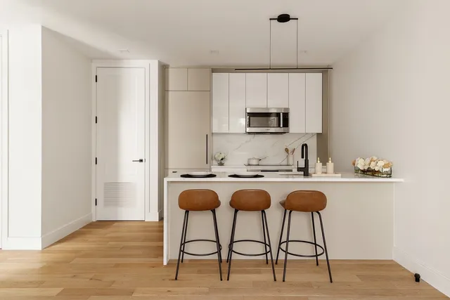 $870,000 | 37-34 33rd Street, Unit 2J | Long Island City