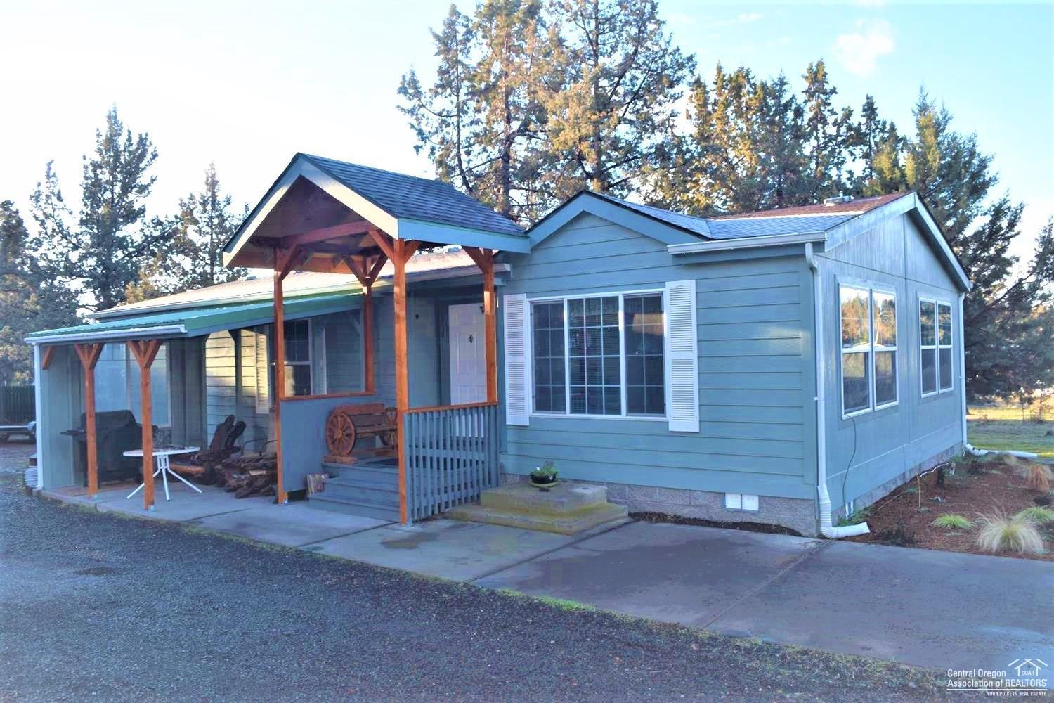 8001 Southwest Crater Loop Road Terrebonne, OR 97760 - Photo 1 of 25 Primary Photo