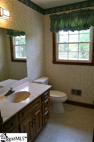 205 Sugar Creek Road Greer, SC 29650 - Photo 8 of 25 Gallery Image 8