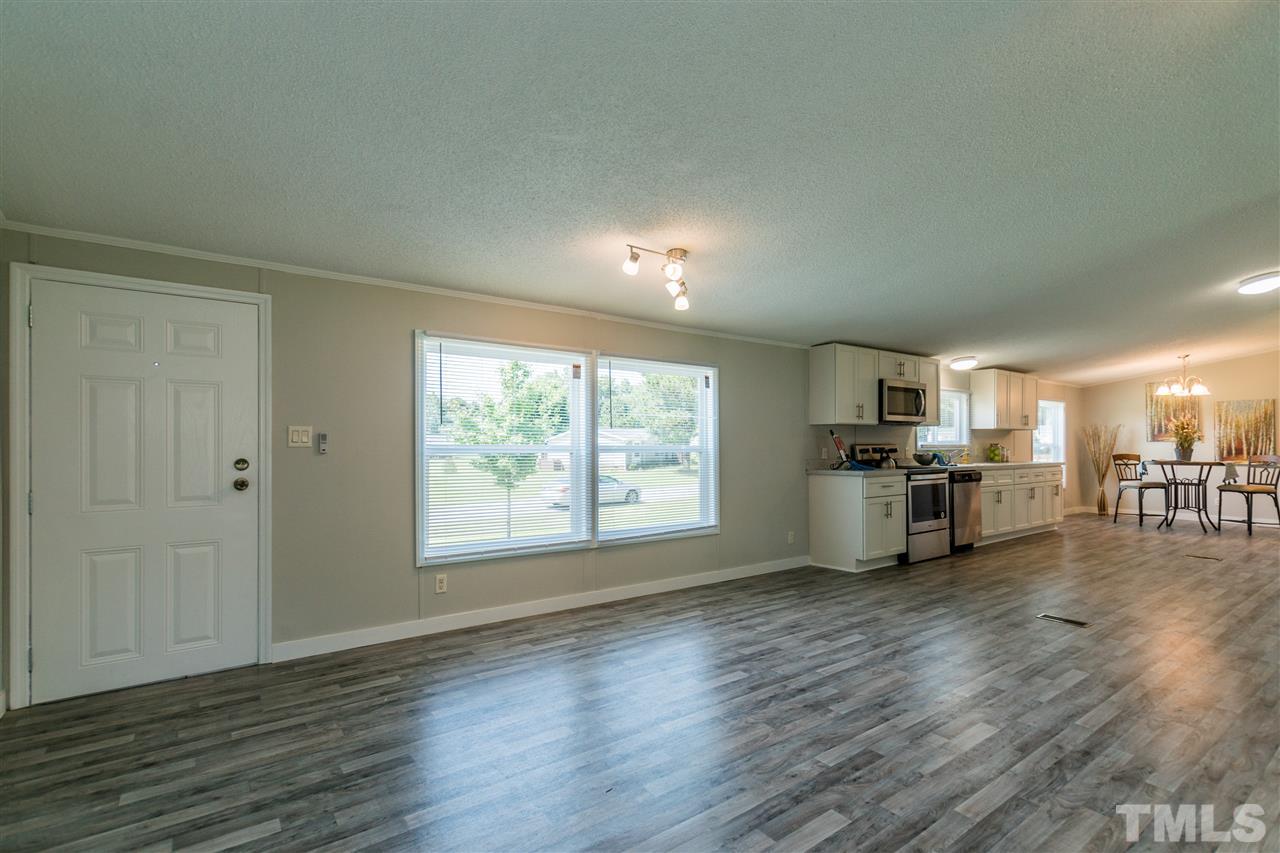132 Rocks Edge Lane Smithfield, NC 27577 - Photo 5 of 24 Gallery Image 5